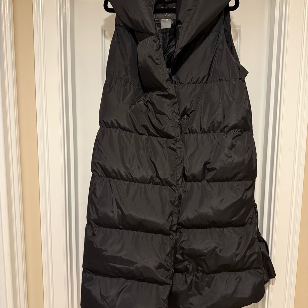Women's Black Puffer Vest